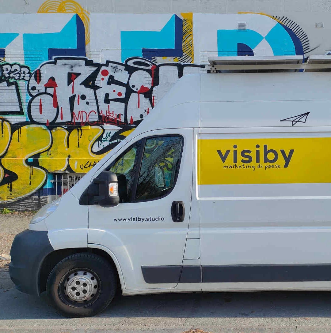 Visiby Studio Marketing humano etico sostenible oficina movil van