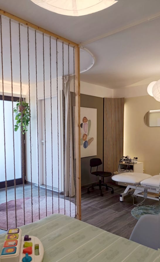 visiby marketing etico interiorismo decoracion centro fisioterapia Flavia Minella sala terapia adultos separacion