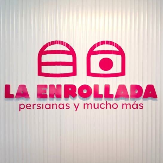 visiby  marketing  etico  interiorismo  decoracion  tiendas  La  Enrollada  persianas  a  coruna  diseno  logo  letras  corporeas  a  coruna